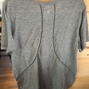 Lululemon Long Distance Short Sleeve Shirt size 12
